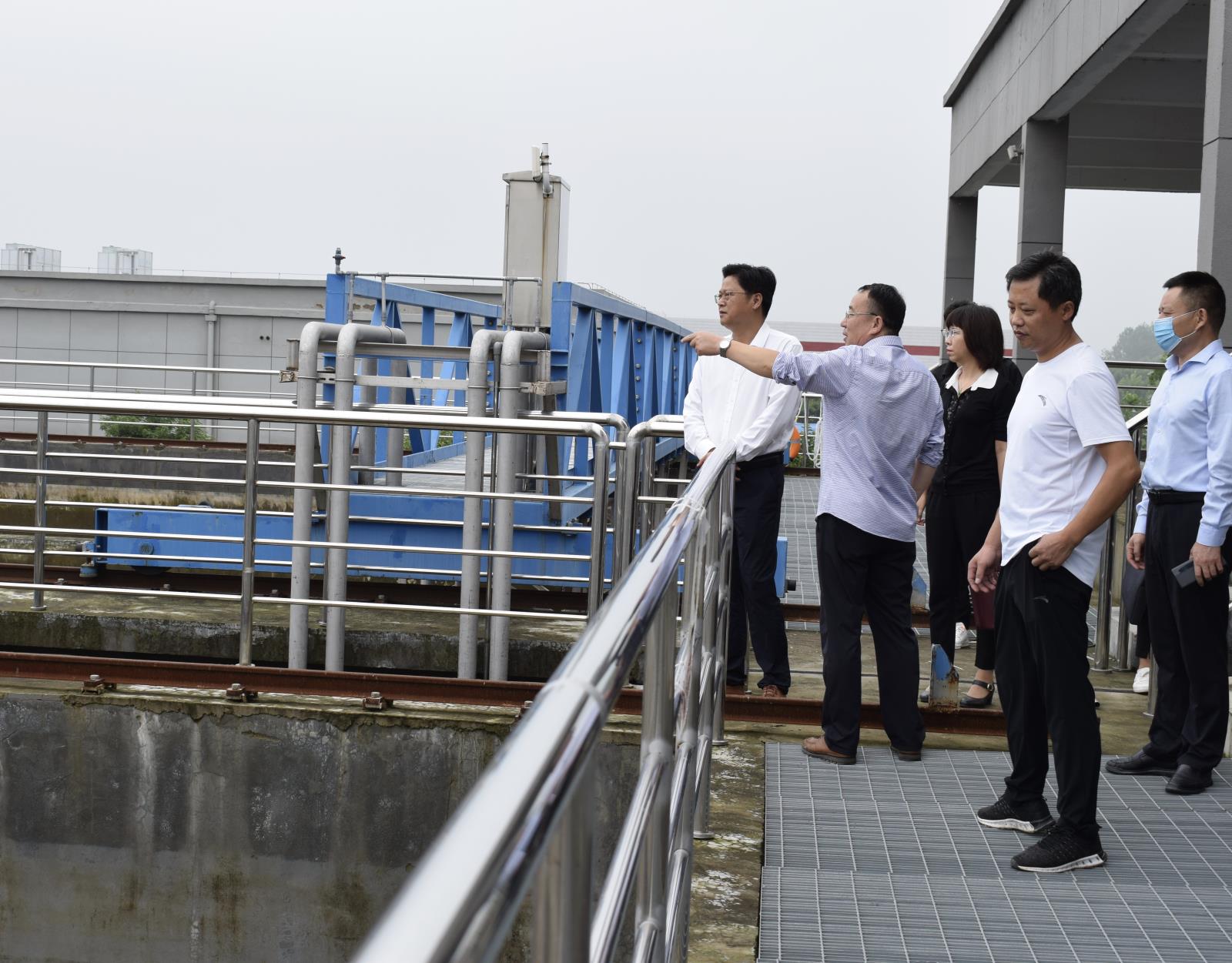 劉培建董事長調研自來水公司8.30.jpg
