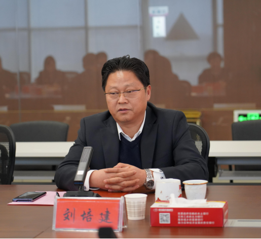 11.10西平縣考察團蒞臨市產業集團考察交流(1)339.png 11.10西平縣考察團蒞臨市產業集團考察交流(1)339.png