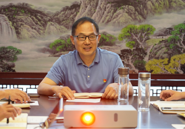 市產業集團直屬單位黨委召開黨支部書記會議456.png