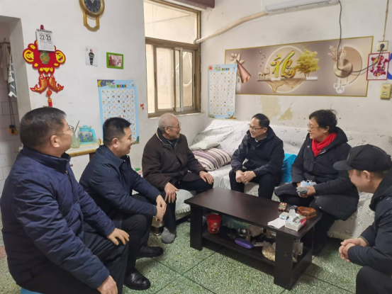黨建引領聚合力 走訪慰問暖人心—產業集團開展春節走訪慰問老黨員活動48.png 黨建引領聚合力 走訪慰問暖人心—產業集團開展春節走訪慰問老黨員活動48.png