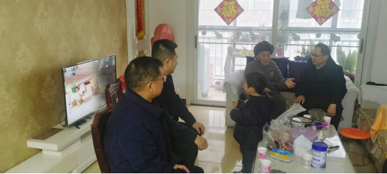 黨建引領聚合力 走訪慰問暖人心—產業集團開展春節走訪慰問老黨員活動823.png 黨建引領聚合力 走訪慰問暖人心—產業集團開展春節走訪慰問老黨員活動823.png